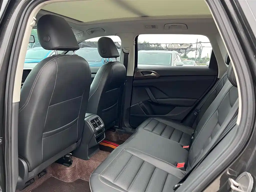 Volkswagen Tharu 2022 280TSI FWD Luxury Edition фото 11