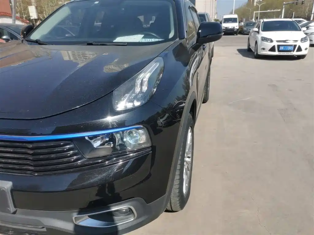 Lynk & Co 01 2017 2.0T 2WD фото 24