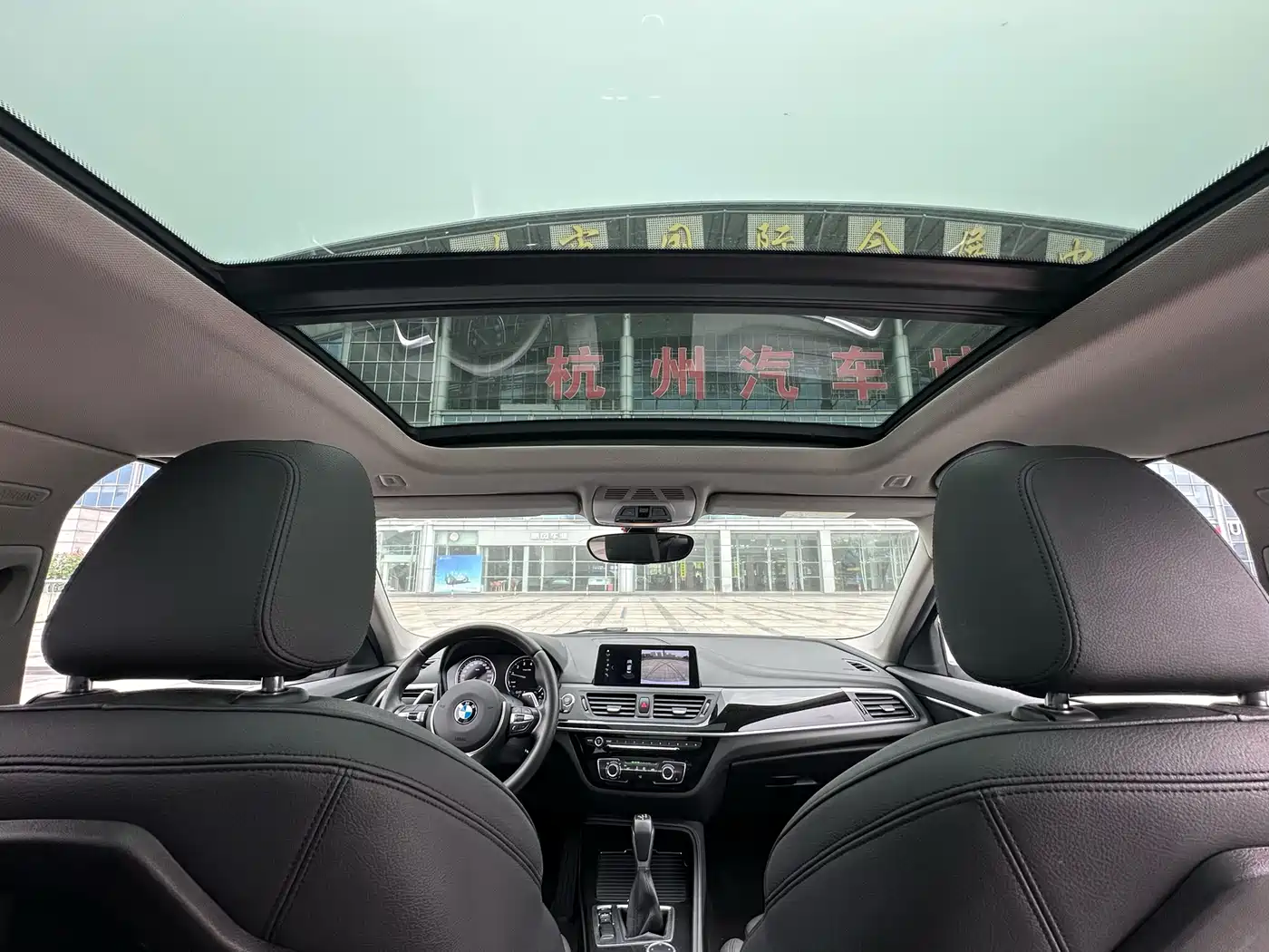 BMW 1 Series 2019 120i Leading M Sport Package фото 17
