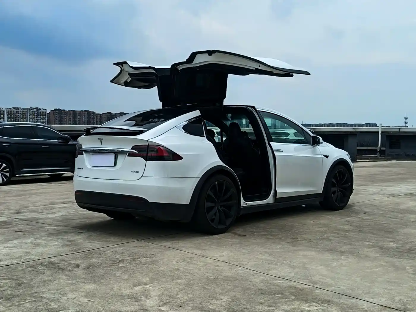 TESLA MODEL X