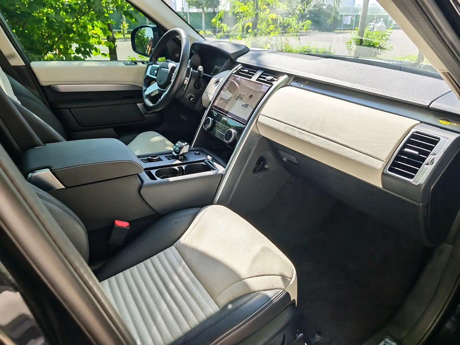 Photo 16 - Land Rover Discovery