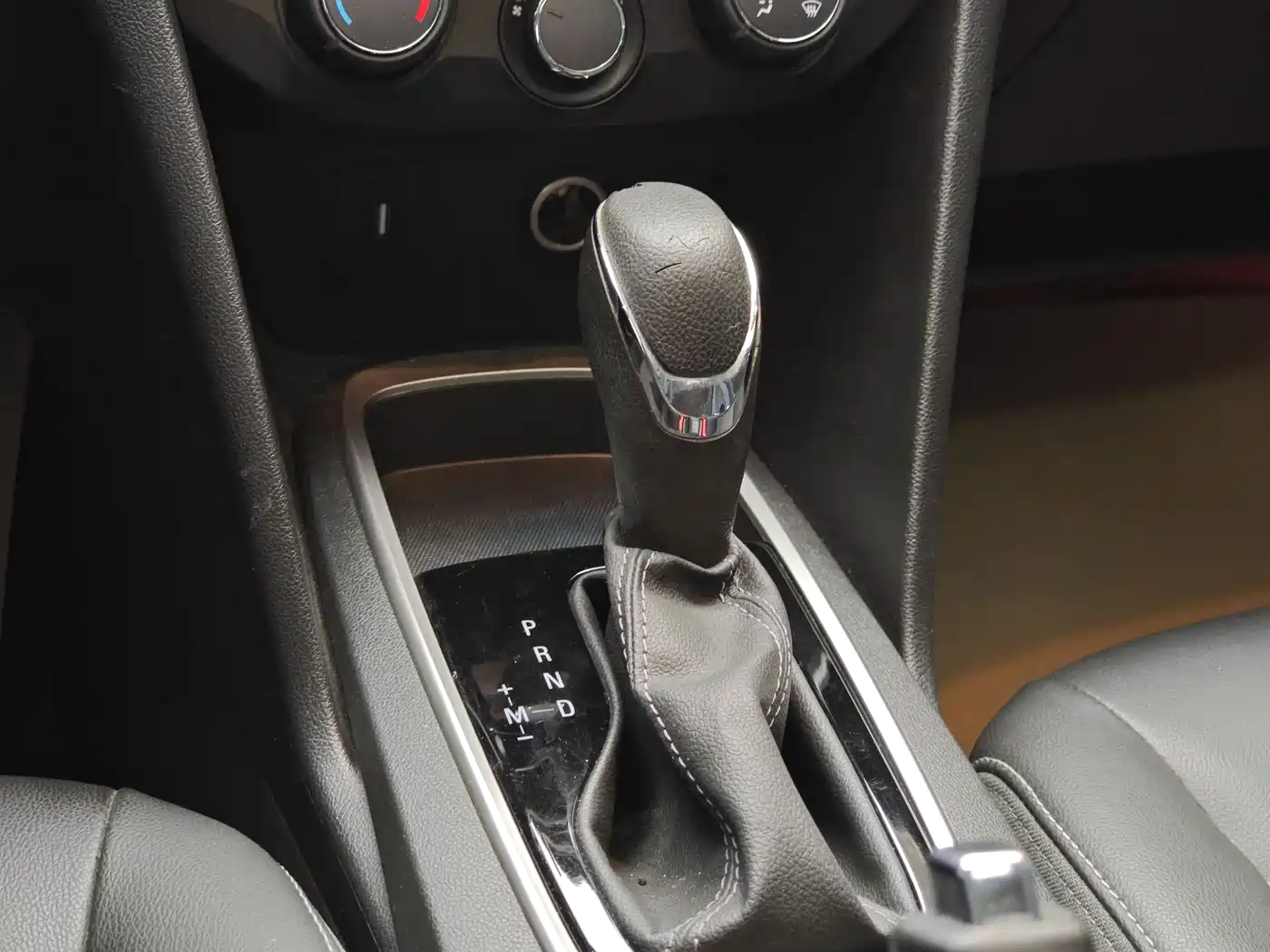 CHEVROLET KOVOZ