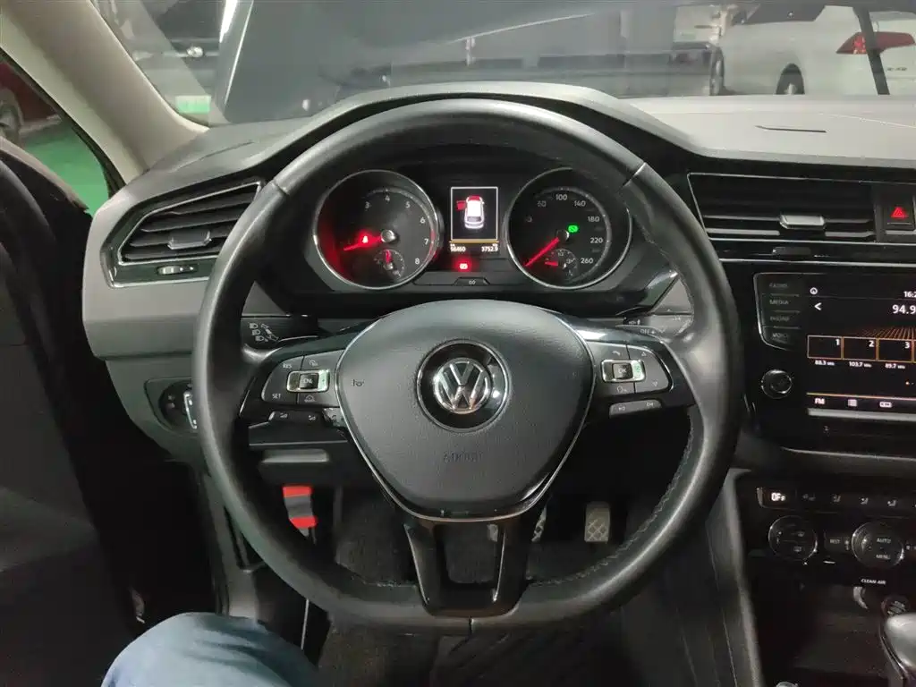Volkswagen Tiguan L 2018 330TSI Automatic 2WD Luxury Edition фото 7
