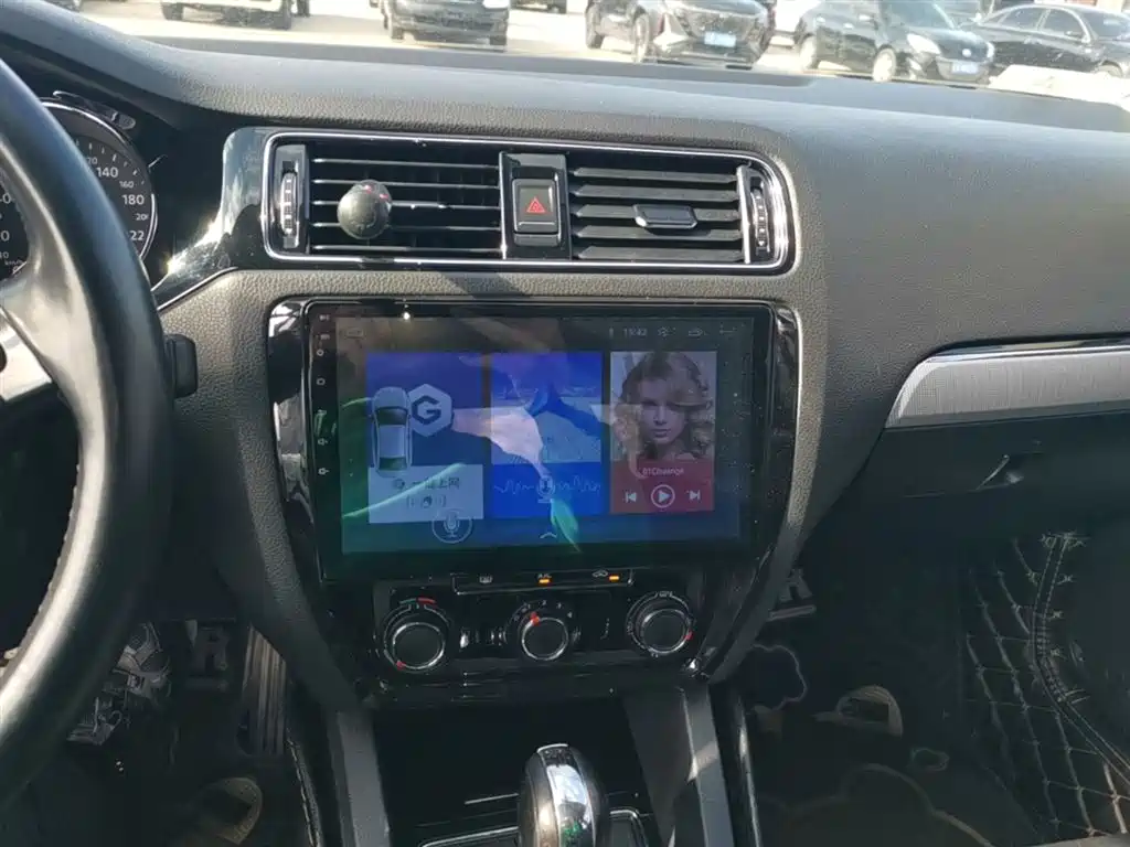 Volkswagen Sagitar 2018 1.6L Automatic Comfort фото 13