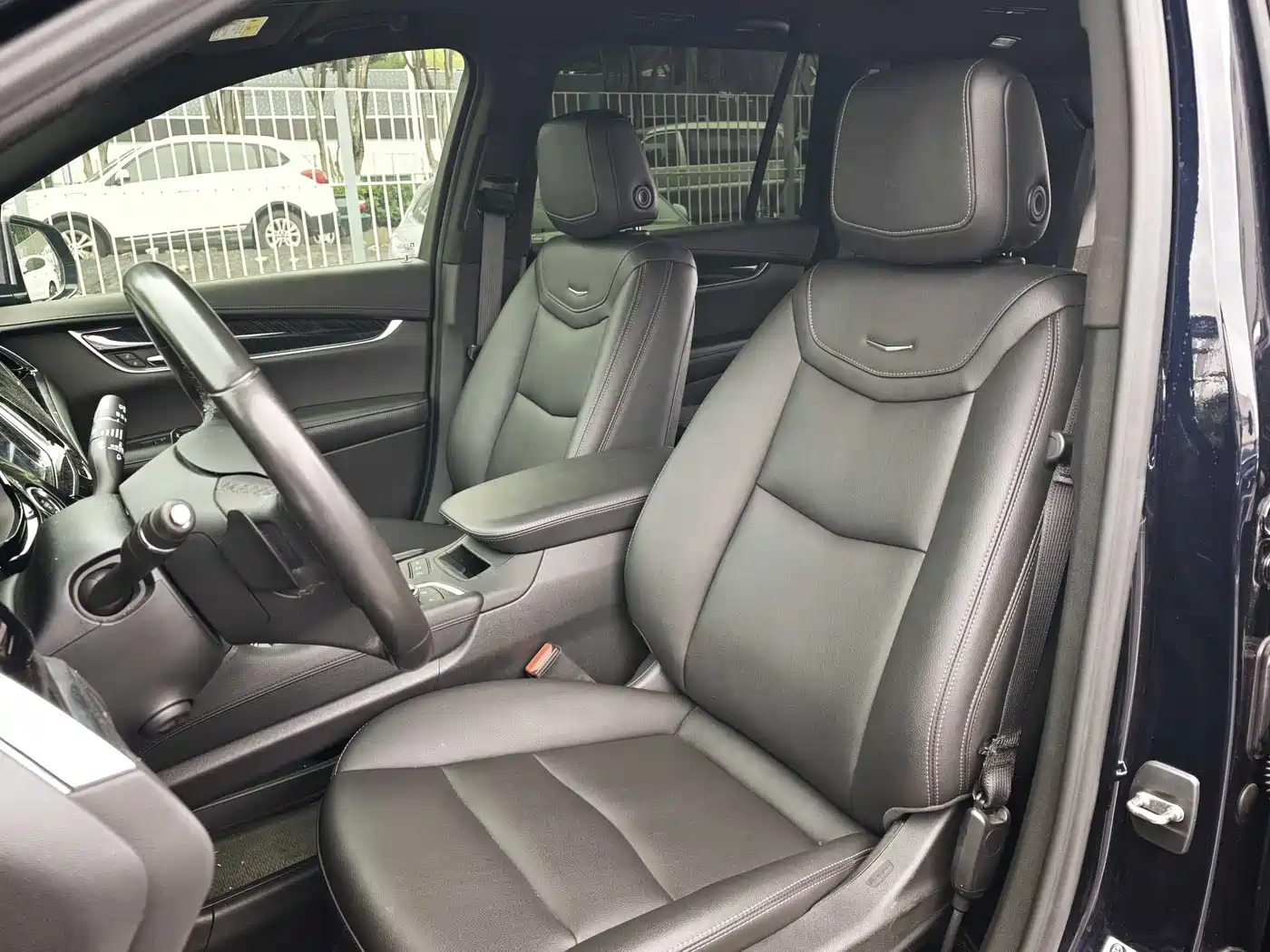 CADILLAC XT6