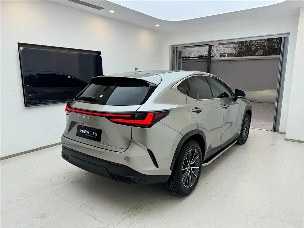 Lexus NX 2022 260 FWD Innovation Edition фото 4