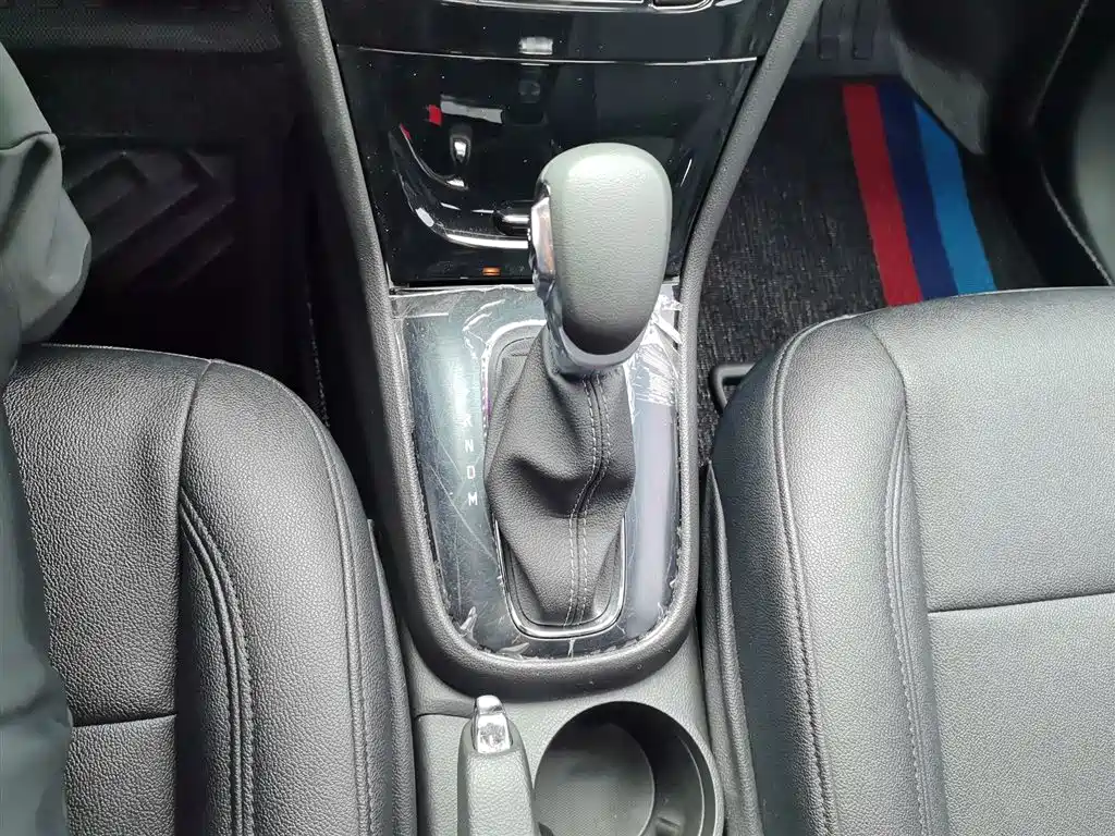 Buick Encore 2017 18T Automatic 2WD Urban Leading фото 4