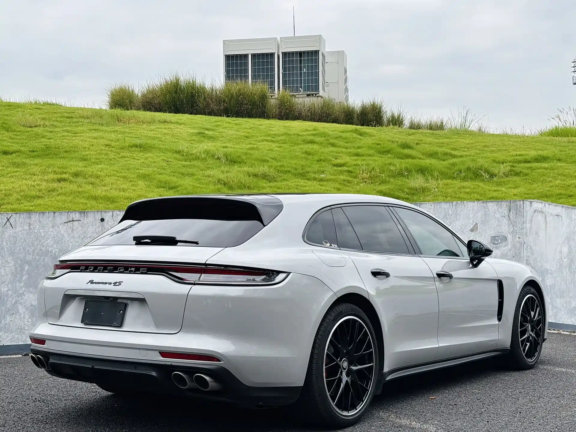 Photo 9 - Porsche Panamera