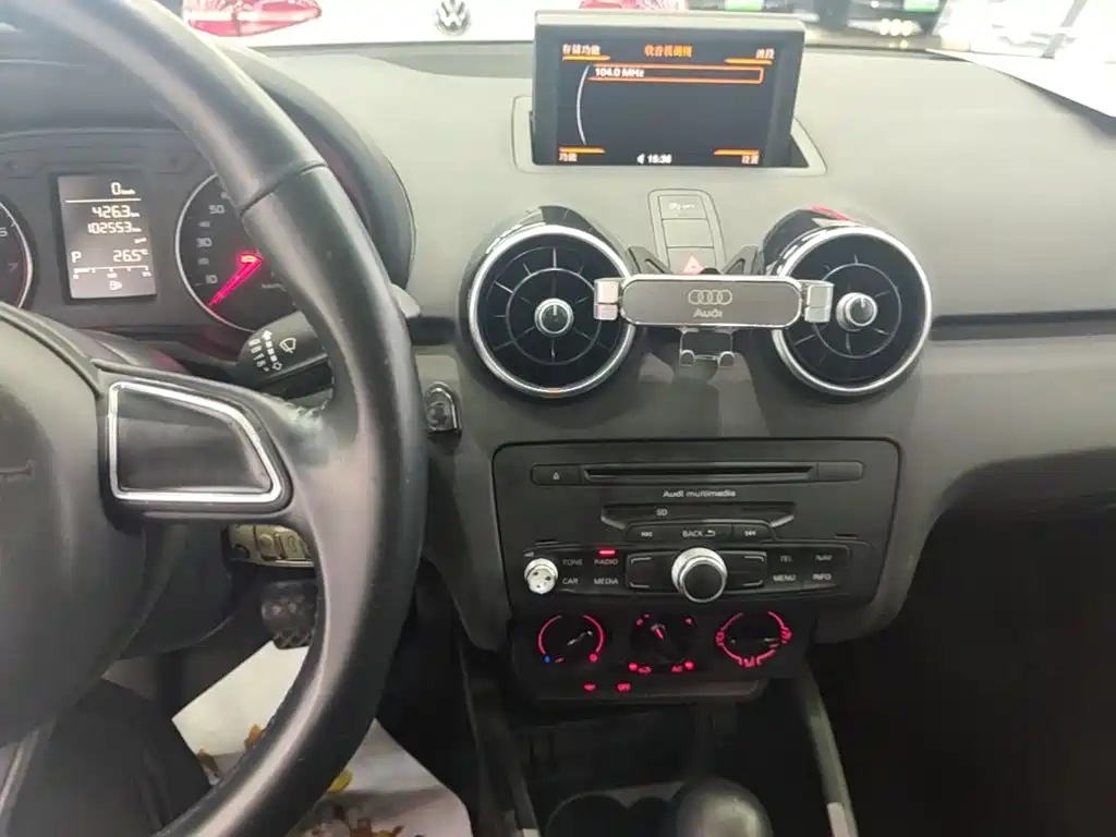 Audi A1 2015 2014 30 TFSI Fashion