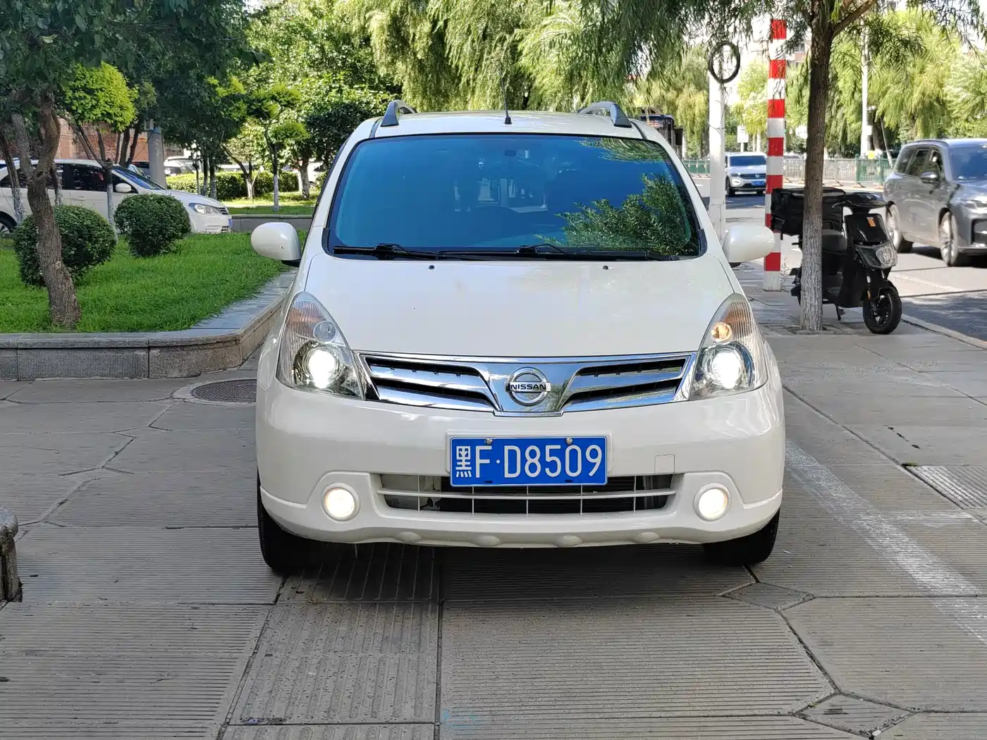 Nissan Livina 2013 2013 Sporty 1.6XV CVT Luxury