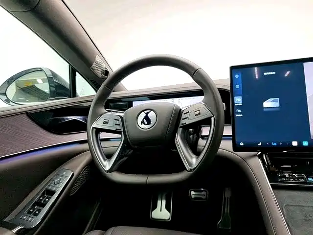 Denza Z9 2024 Model 1100km AWD Max Edition фото 8