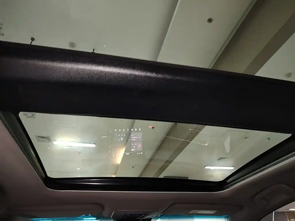 Toyota Camry 2023 2.5G Luxury Edition фото 18