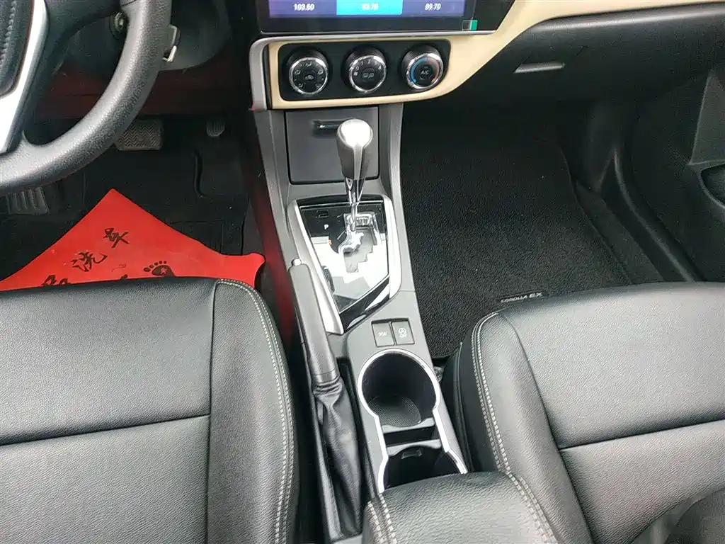 Toyota Corolla 2017 Facelift 1.2T S-CVT GL фото 10