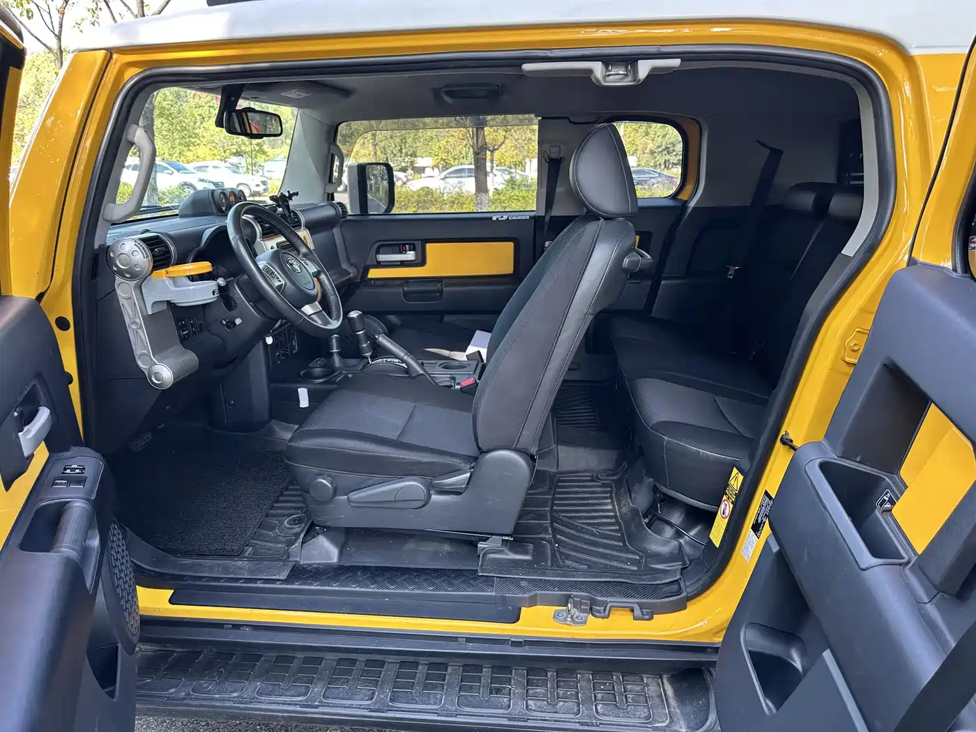 Toyota FJ Cruiser 2013 4.0L фото 6