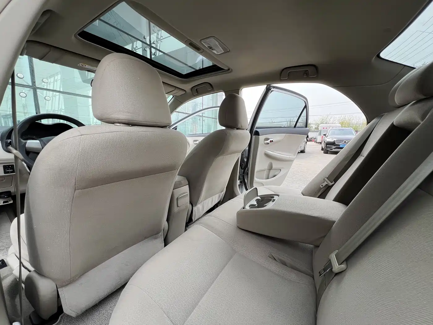 Toyota Corolla 2011 1.8L CVT GL-i фото 11