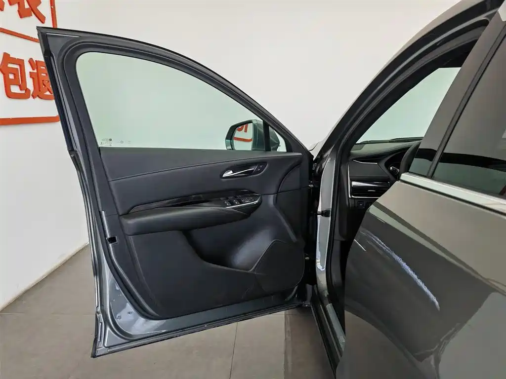 Cadillac XT4 2018 Model 28T 2WD Technology фото 8