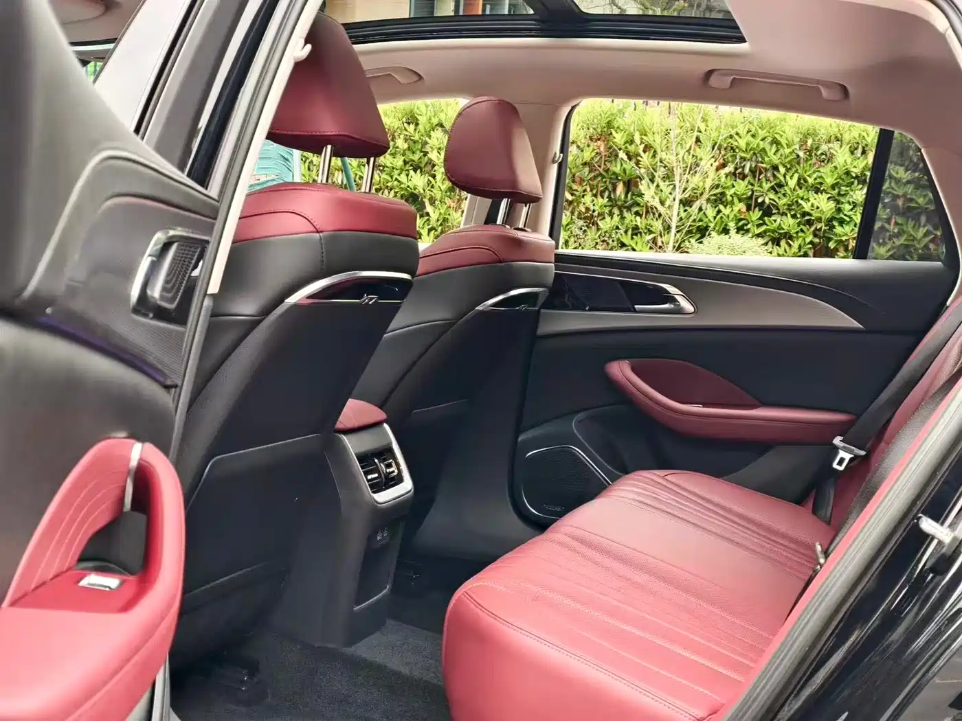 Hongqi H5 2023 1.5T DCT Smart Connect Joy Edition фото 9
