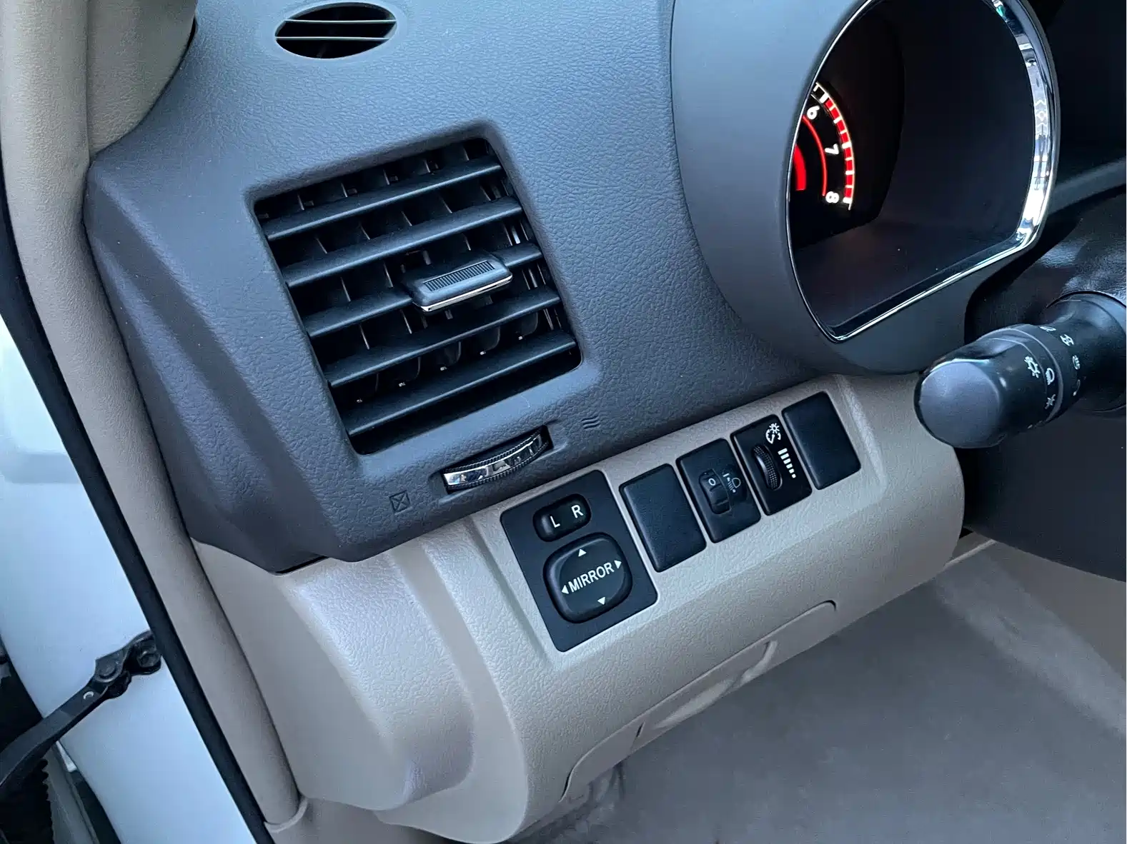 Photo 19 - Toyota Highlander
