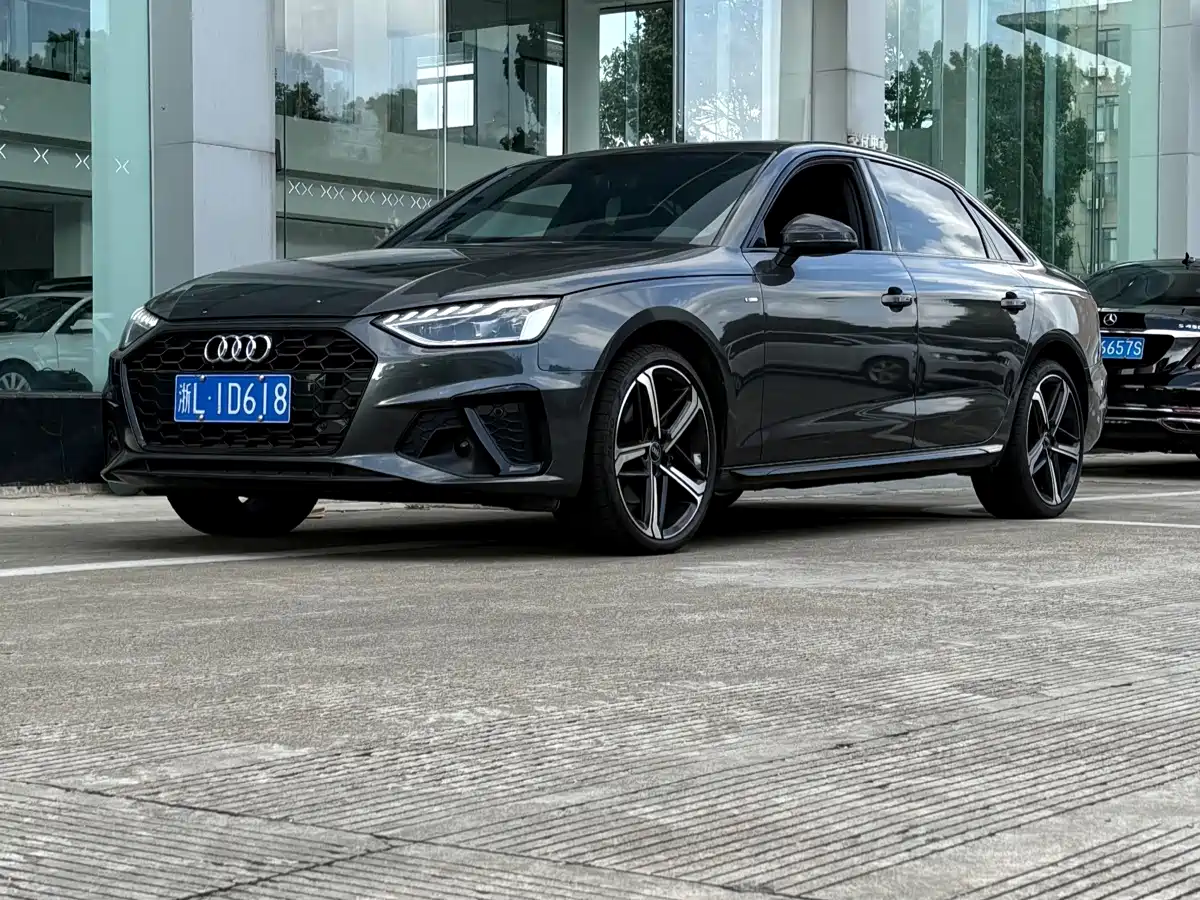 Audi A4L 2025 2024 40 TFSI Luxury Dynamic