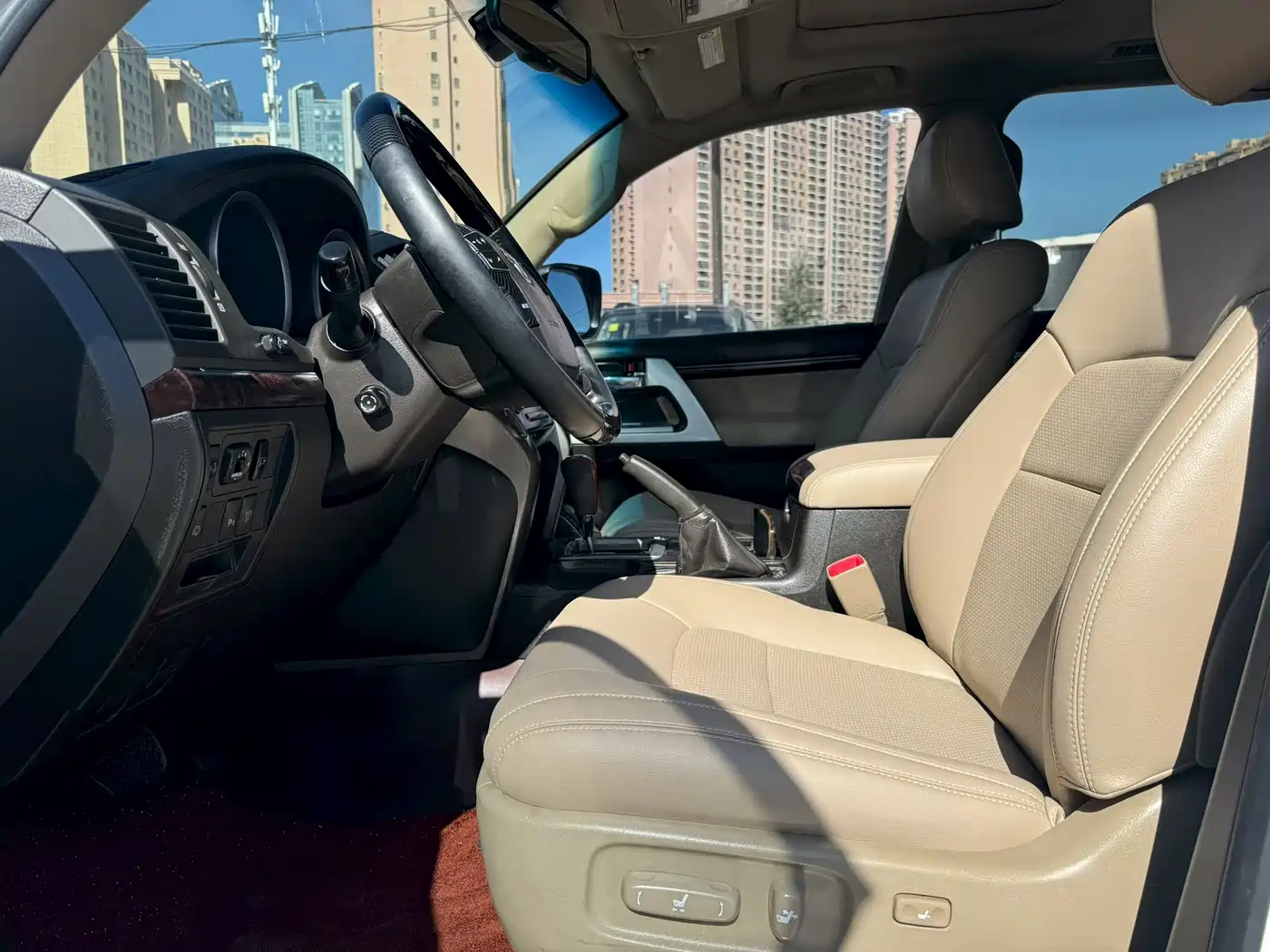 Toyota Land Cruiser 2010 Model 4.7L Automatic VX фото 4