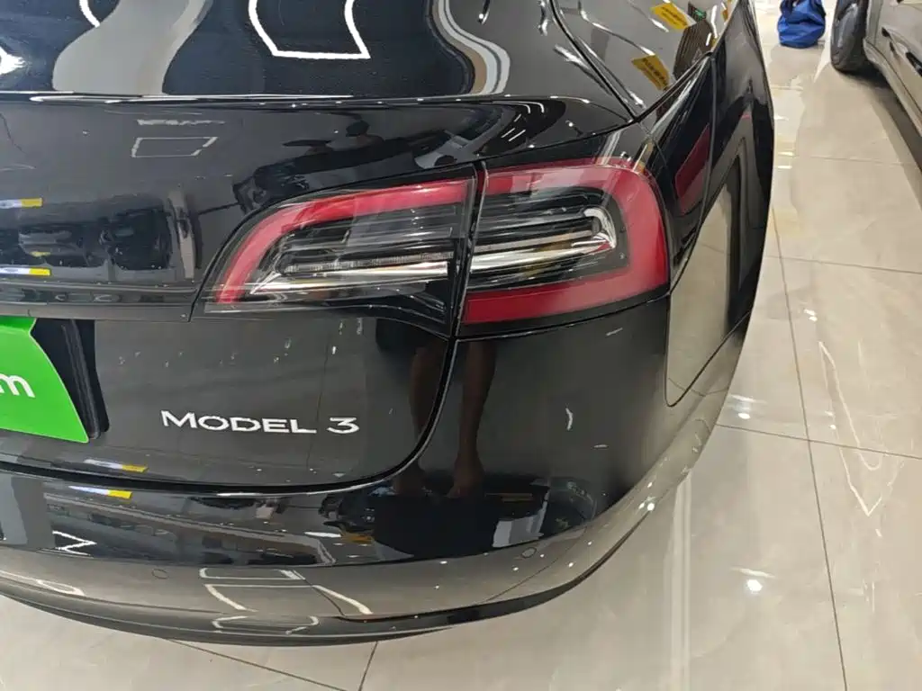 Фото 8 - Tesla Model 3