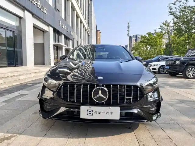 Mercedes-Benz A-Class AMG 2025 AMG A 35 L 4MATIC фото 5