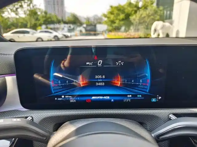 Mercedes-Benz A-Class AMG 2025 AMG A 35 L 4MATIC фото 18