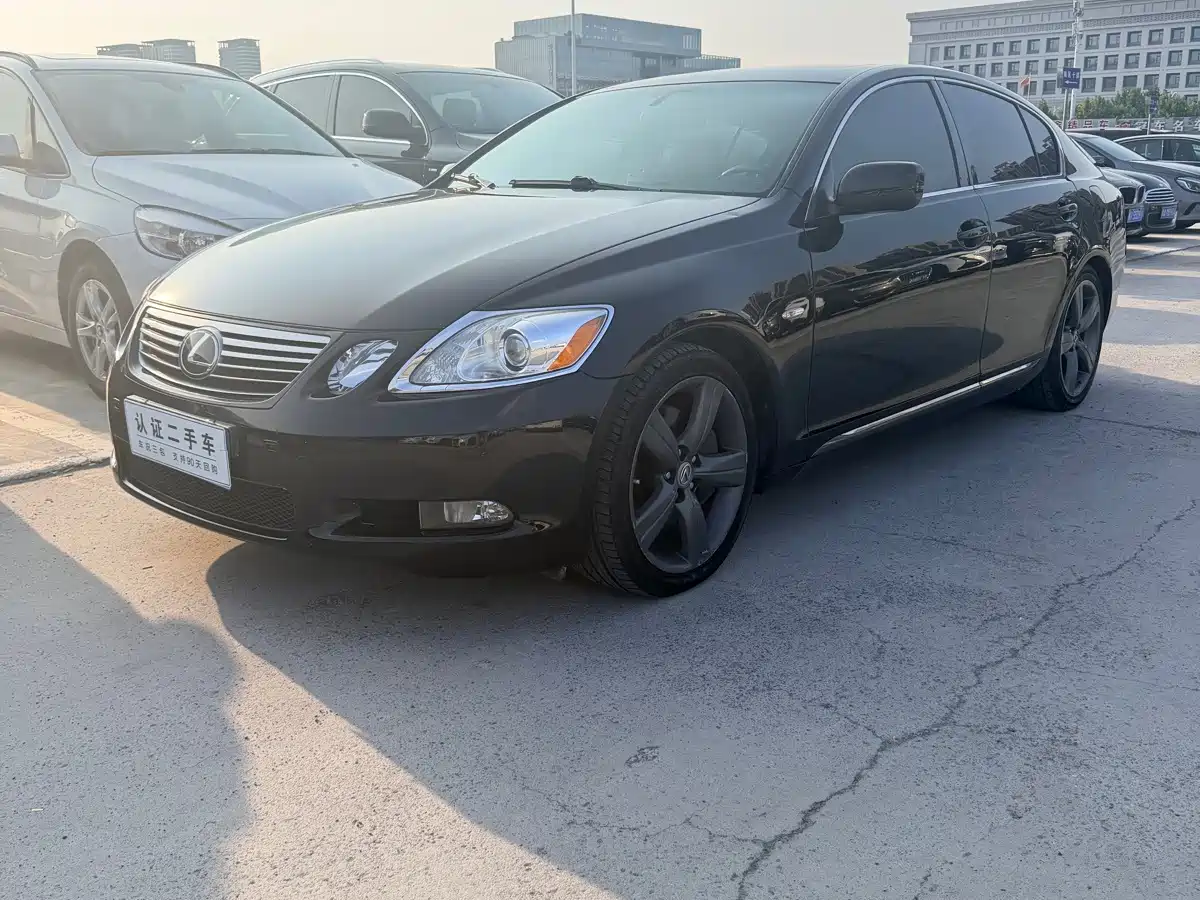 Photo 1 - Lexus GS