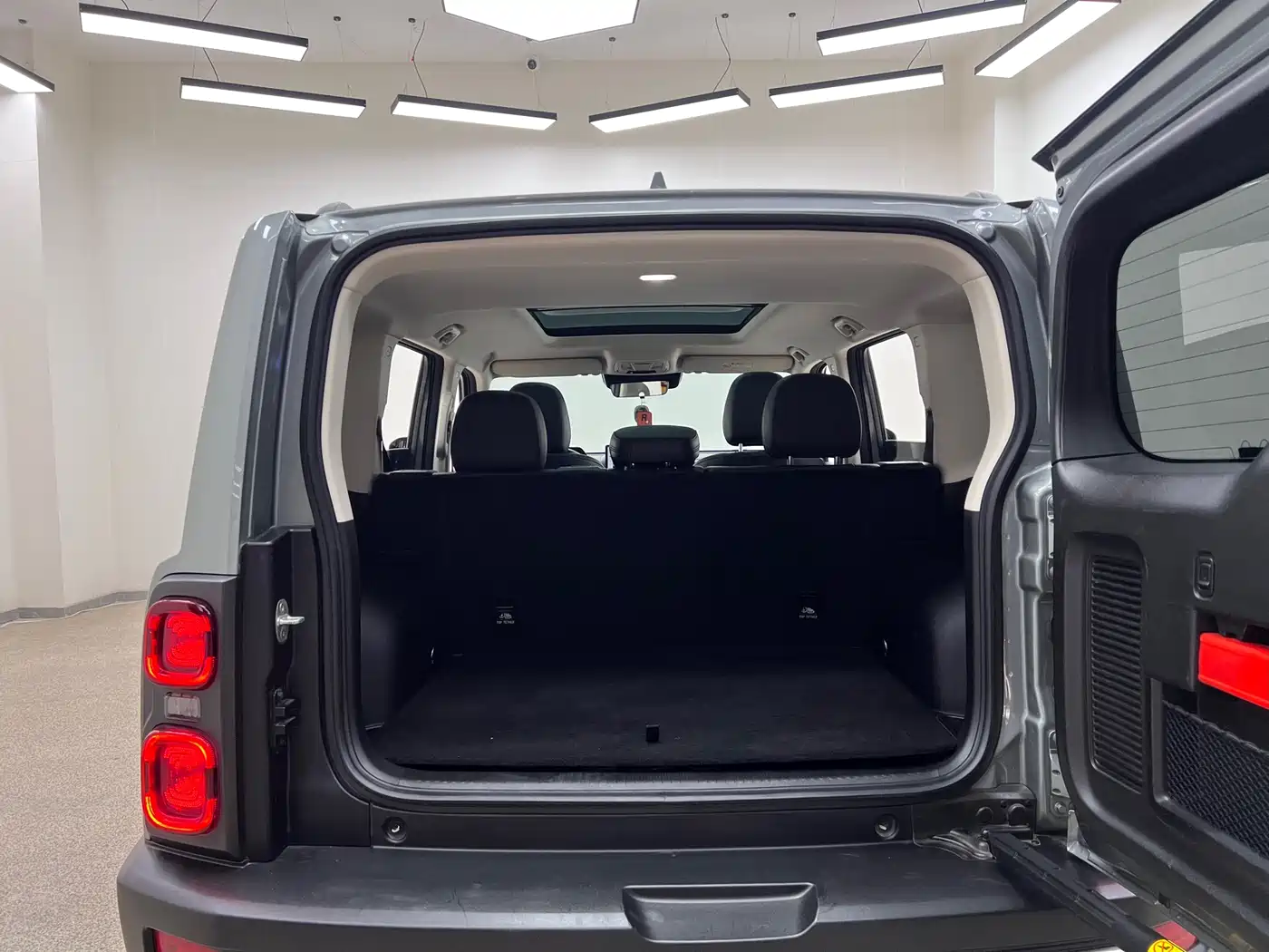 Haval Meng Long NEV 2023 Hi4 102 Explorer Edition фото 31