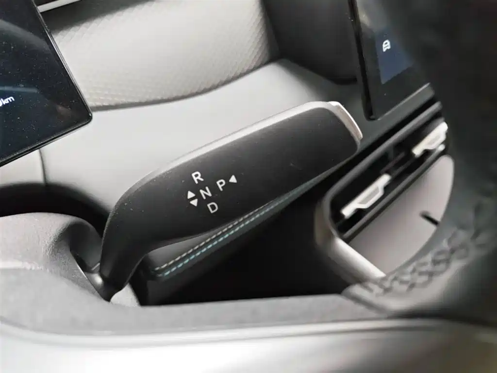 BYD Qin PLUS 2026 DM-i Smart Edition 128KM Progressive фото 14