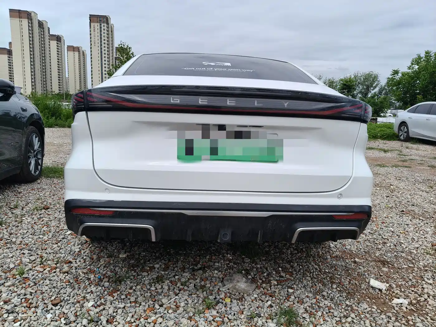 Geely Galaxy Galaxy L6 2025 EM-i 140km Voyage Edition фото 10