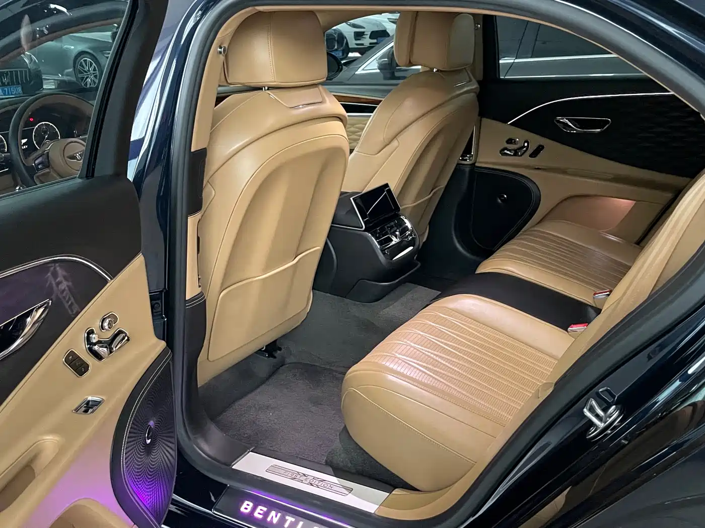 Bentley Flying Spur 2020 6.0T W12 Standard Edition фото 6