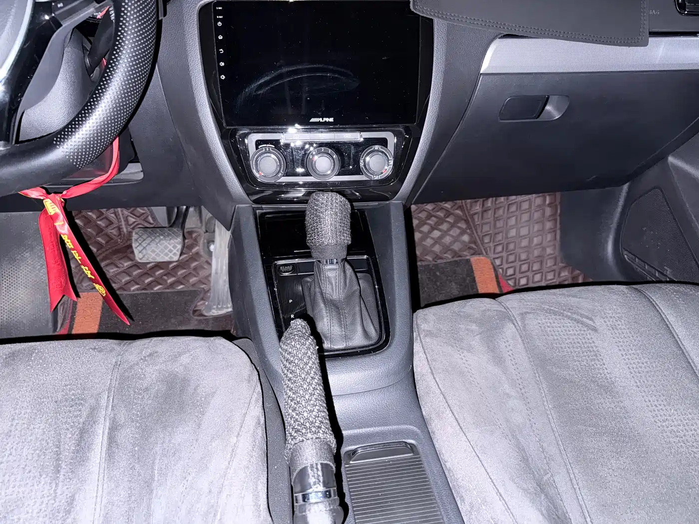Volkswagen Sagitar 2018 280TSI DSG Spark Edition фото 16