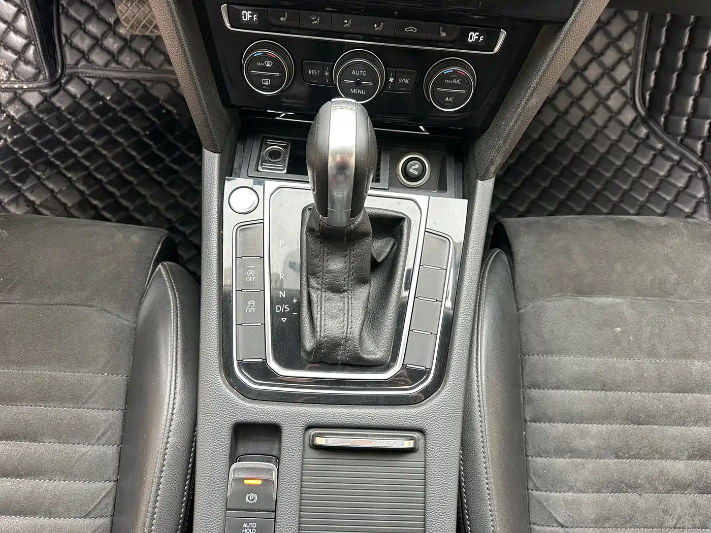 Volkswagen Magotan 2017 330TSI DSG Luxury фото 18