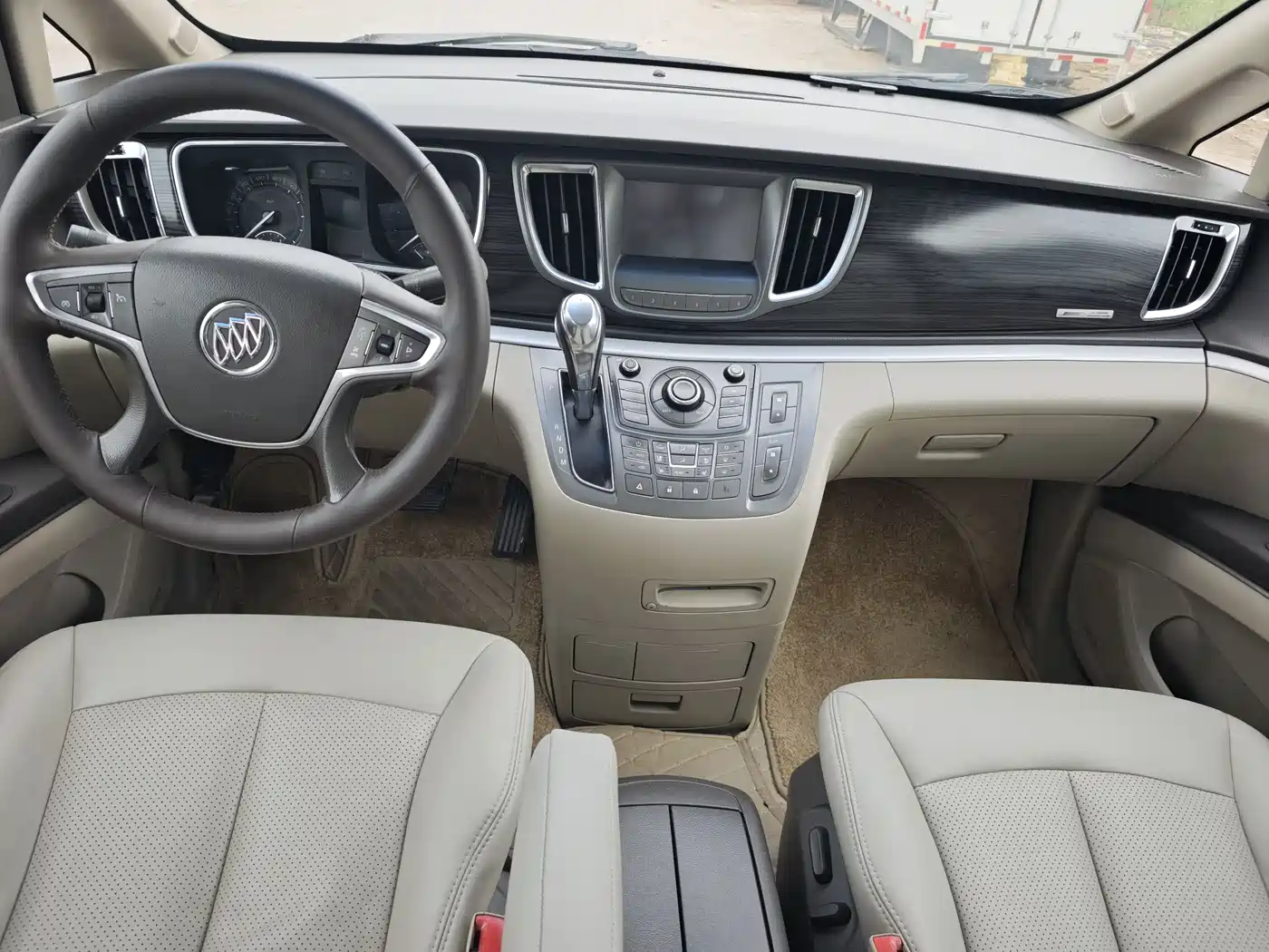 Buick GL8 2013 3.0L XT Luxury Business Flagship Edition фото 6