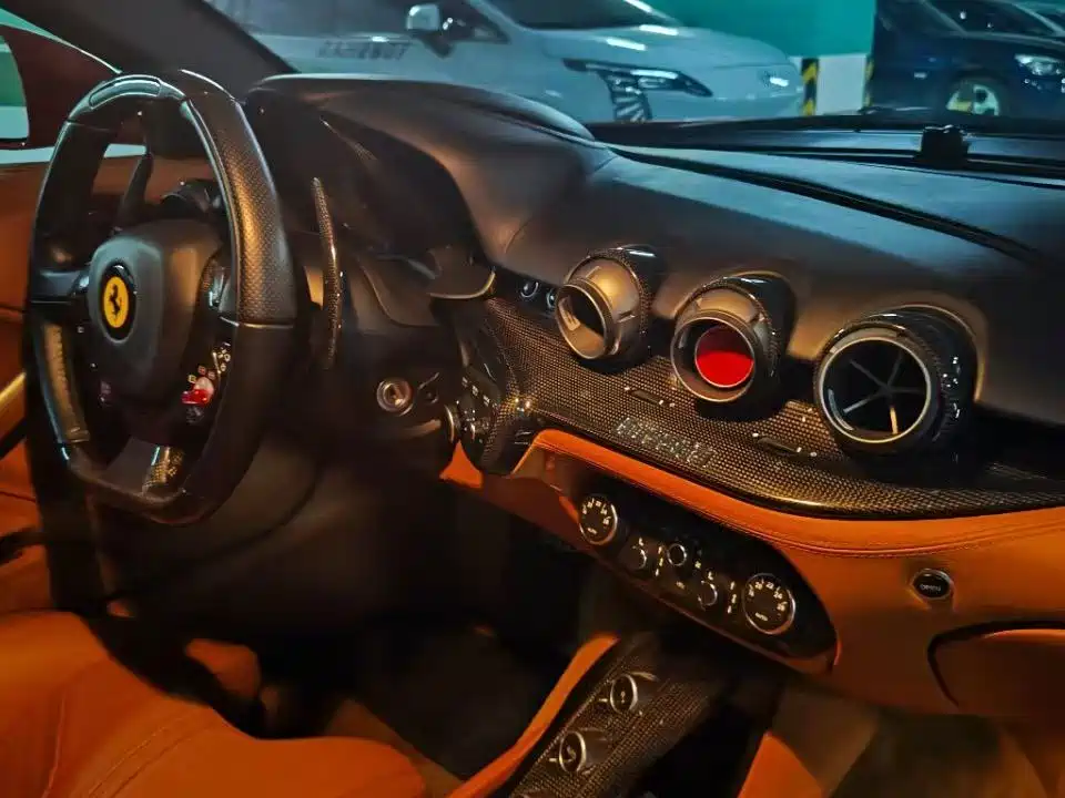 Ferrari F12berlinetta 2014 2013 6.3L Standard