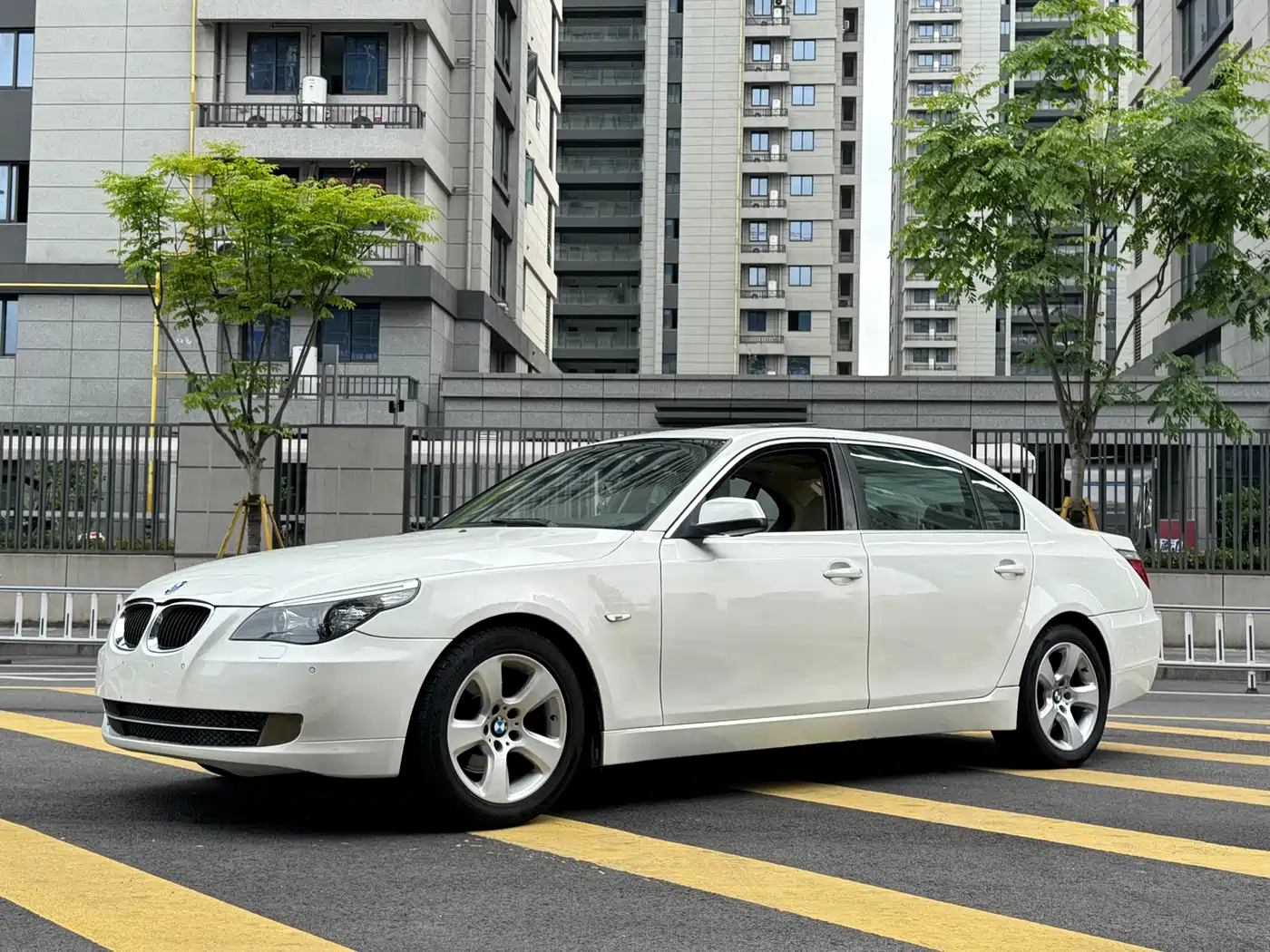 BMW 5 Series 2009 520Li Premium
