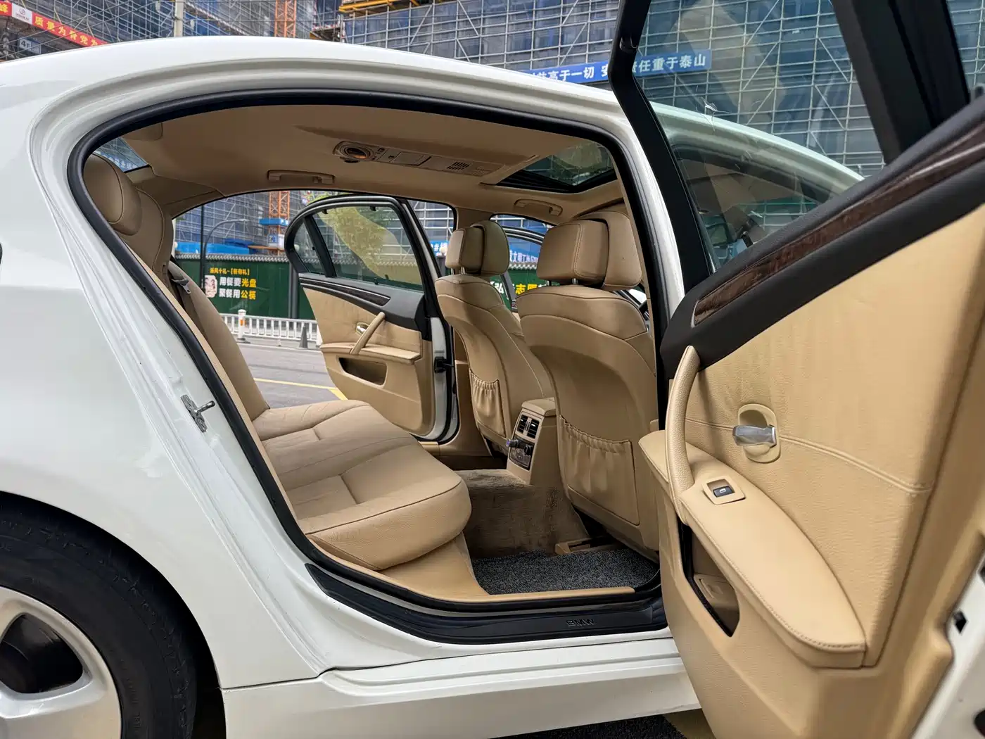 BMW 5 Series 2009 520Li Premium фото 13