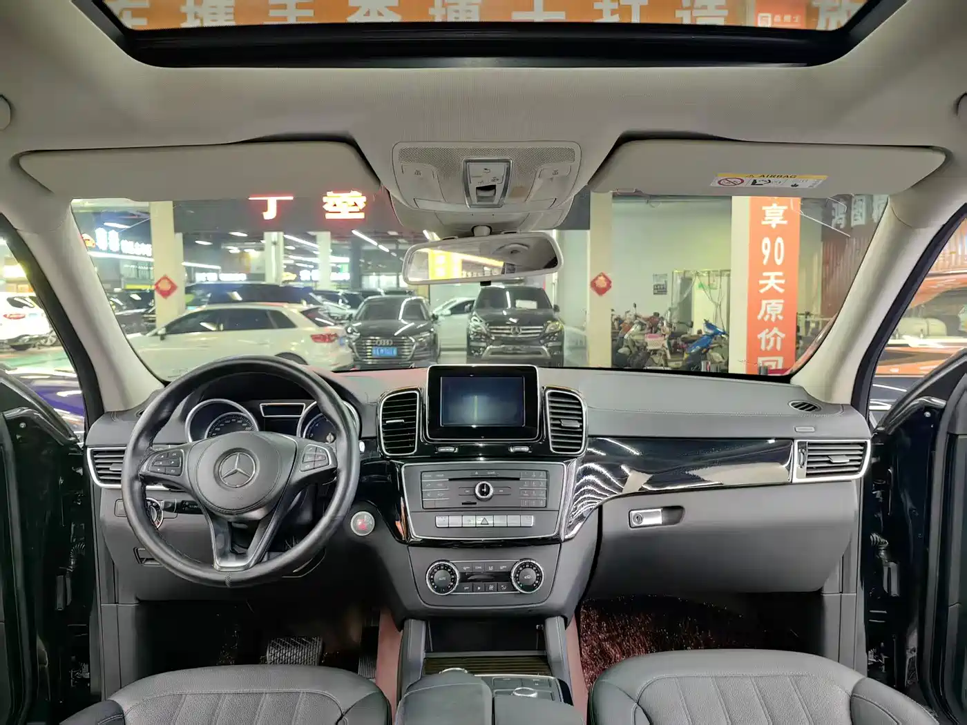 Mercedes-Benz GLS 2017 GLS 400 4MATIC Luxury фото 5