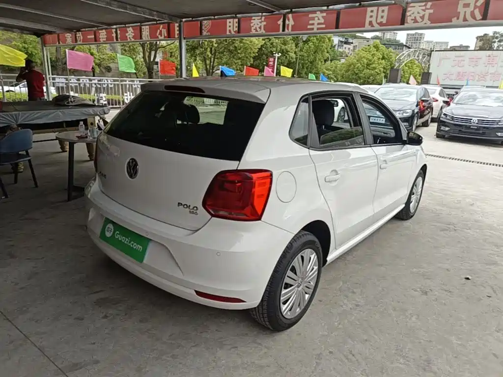 Volkswagen Polo 2016 1.6L Automatic Comfort фото 7