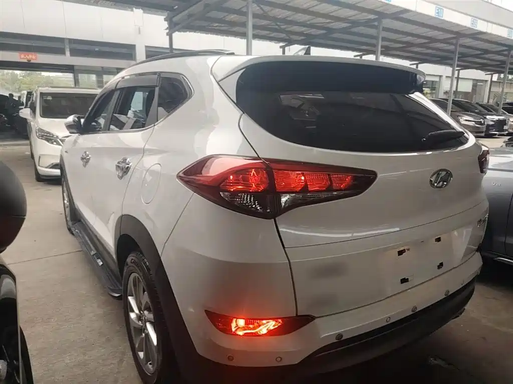 Hyundai Tucson 2015 1.6T Dual Clutch 2WD Smart фото 5