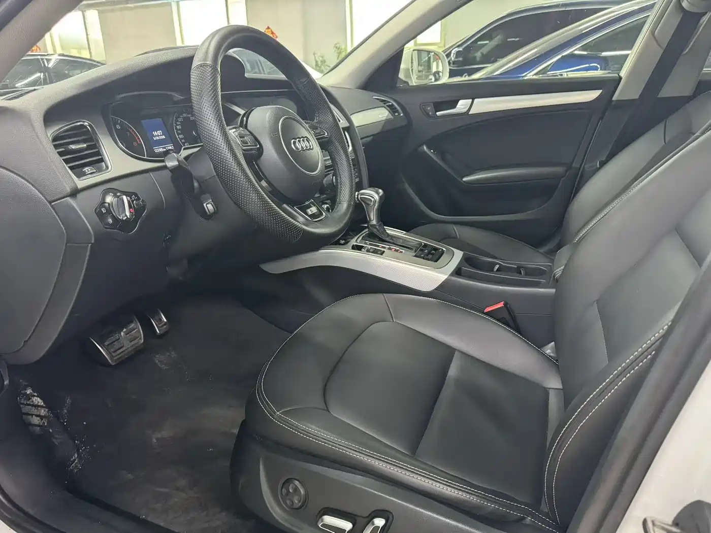 Audi A4L 2015 45 TFSI quattro Individual Sport фото 4