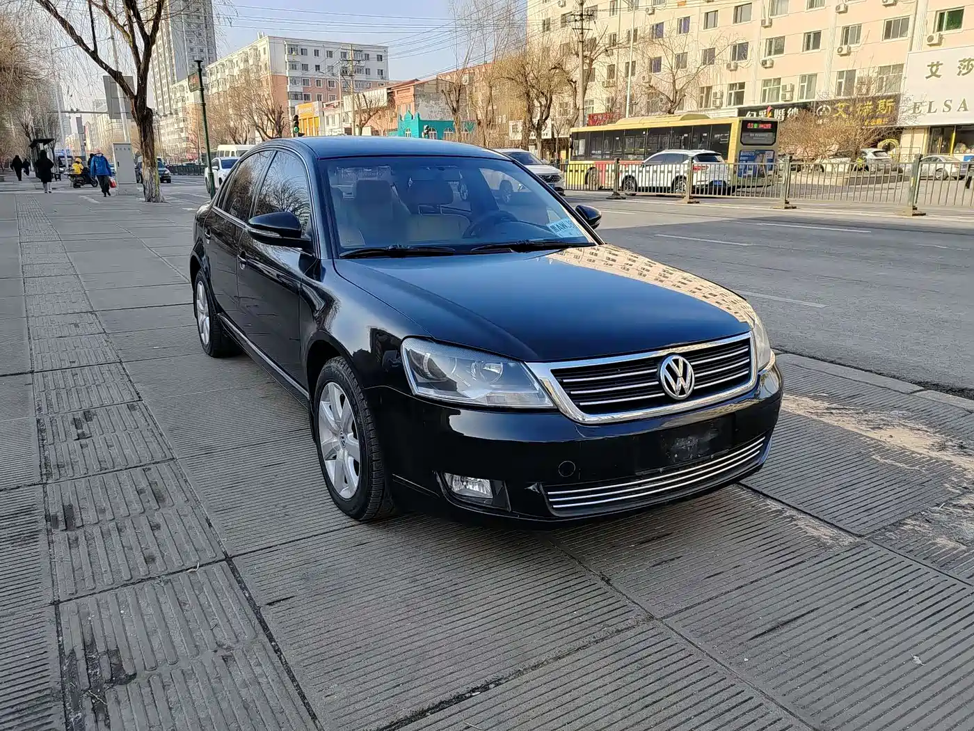 Volkswagen Passat Lingyu 2010 2009 2.0L MFI Automatic Premium
