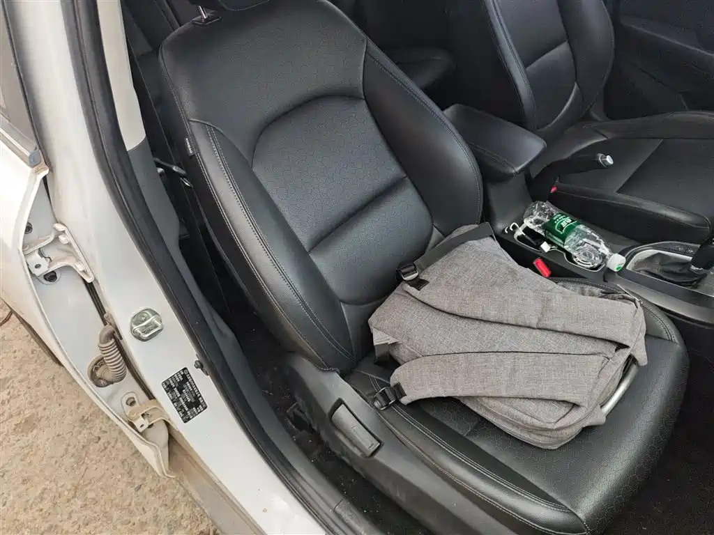 Hyundai Beijing Hyundai ix35 2018 2.0L Automatic 2WD Zhiyong·Enjoyment Edition фото 25