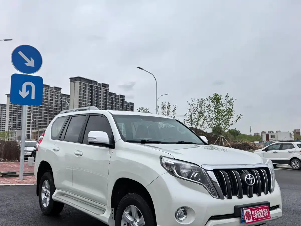 Toyota Prado (Import) 2010 2.7L Auto Luxury фото 3