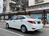 Photo 5 - Hyundai Verna