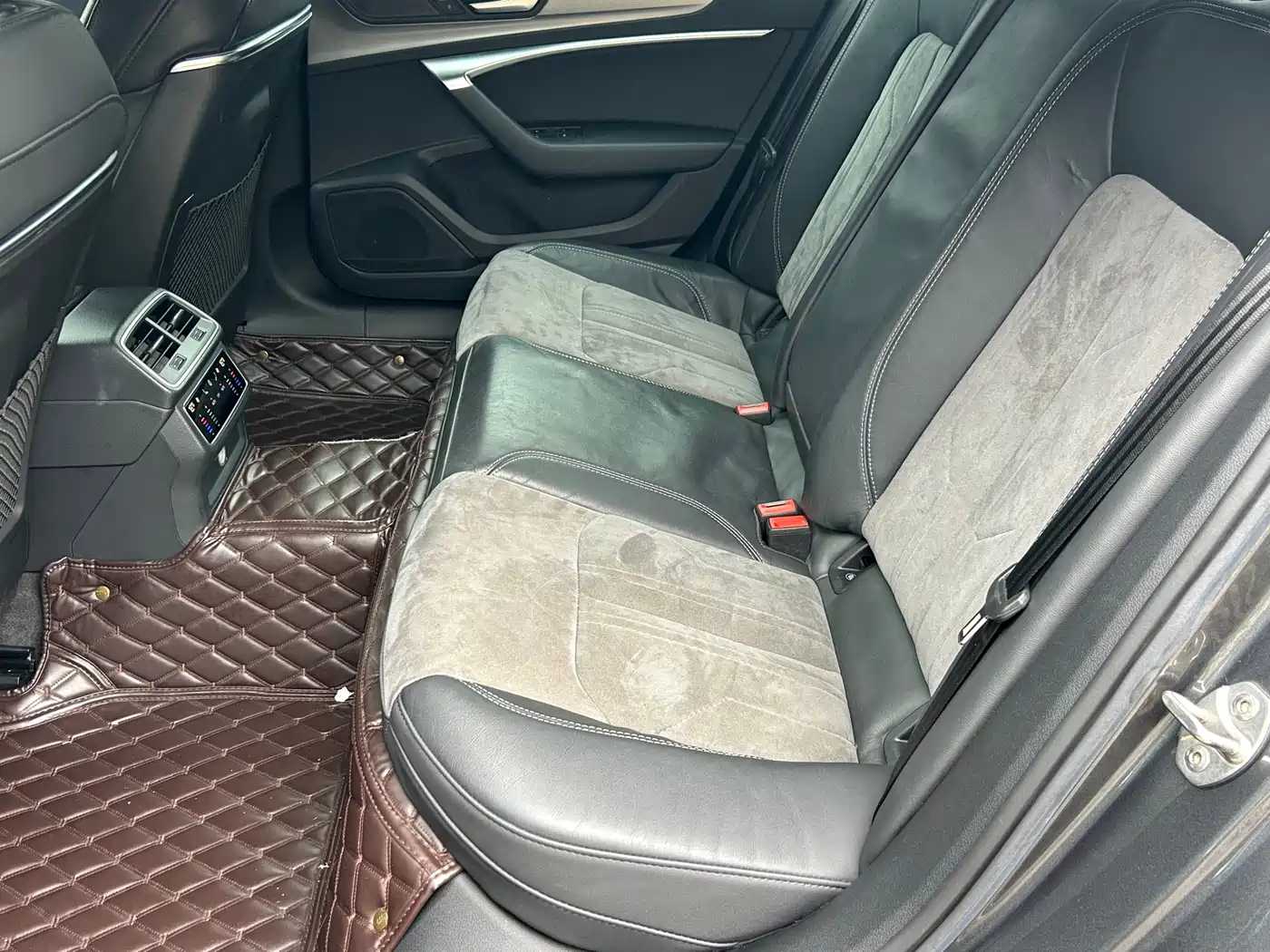 Audi A6L 2021 45 TFSI Premium Life Edition фото 15