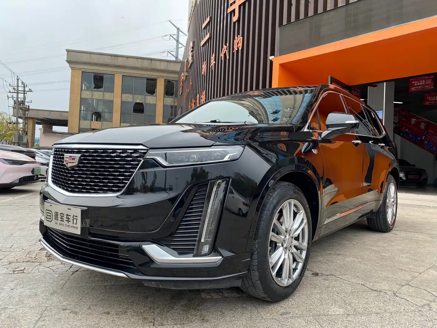 CADILLAC XT6