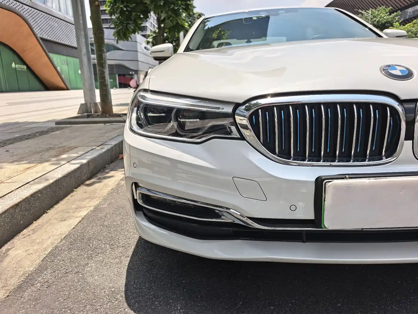 BMW 5 Series New Energy 2019 530Le Luxury Package фото 2