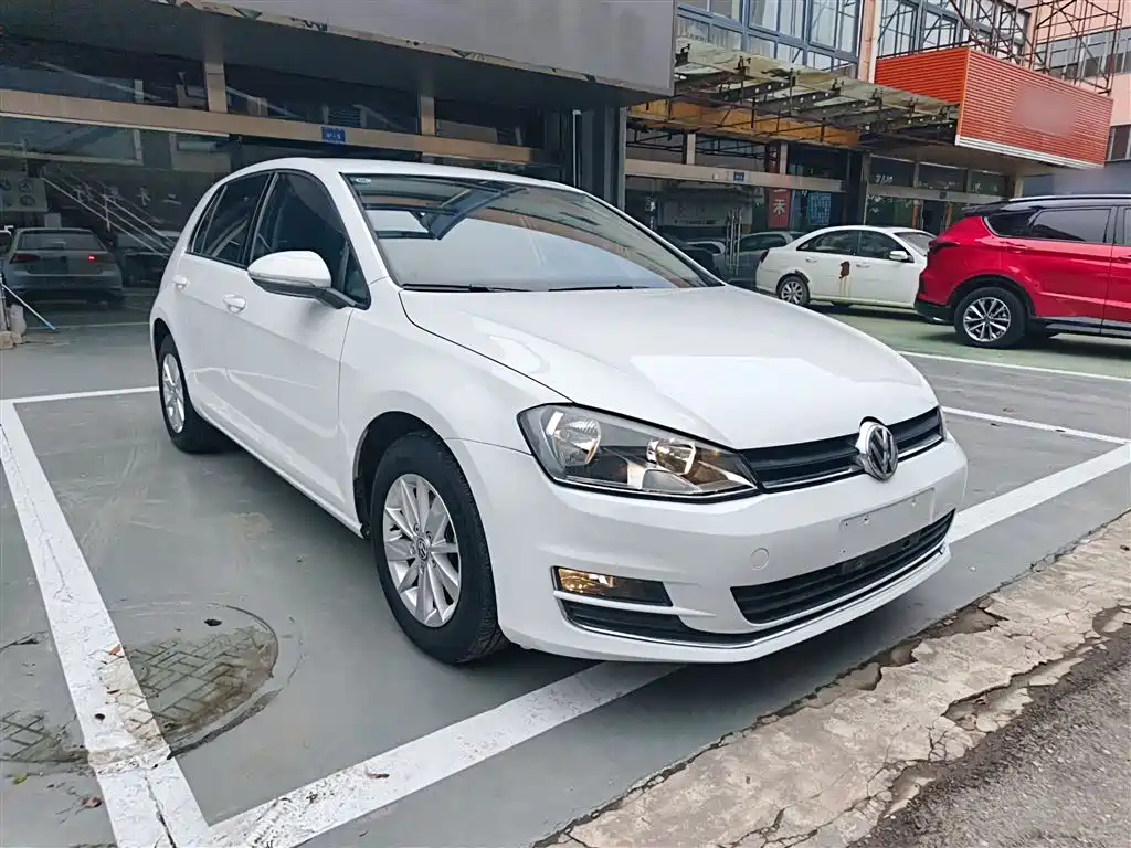 Volkswagen Golf 2016 1.6L Automatic Fashion фото 4
